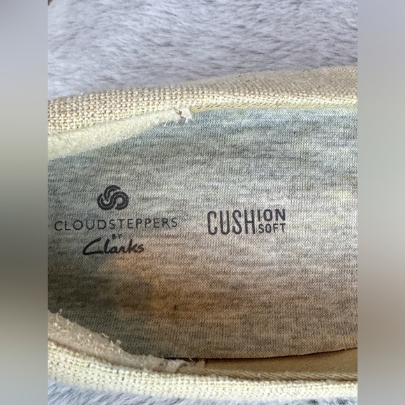 Cloudsteppers by Clarks Soft Glow Slip On Trainers- Sz 9M - Picture 9 of 11